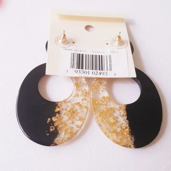 🚨Bundle Deal🚨 Earrings & Bracelet Set - Picture 8 of 8